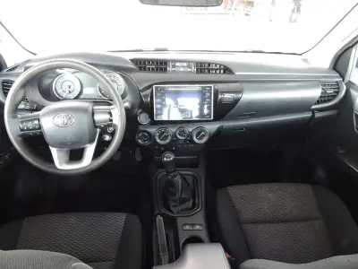 Toyota Hilux 2018 - 31500 EUR, 212452 km - 212452km - foto 7 de 11