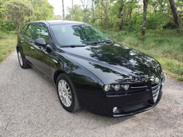 Alfa Romeo 159 Sportwagon 2010 - 7500 EUR, 267600 km - AUTO.MOTO.pt - 267600km - foto 3 de 17