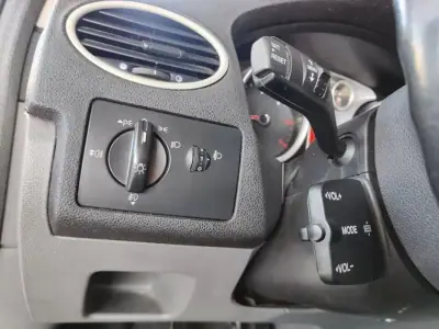Ford Focus 2011 - 6750 EUR, 180000 km - AUTO.MOTO.pt - 180000km - foto 24 de 29