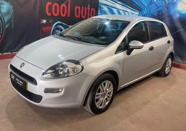 Fiat Punto 2015 - 6250 EUR, 198000 km - AUTO.MOTO.pt - 198000km - foto 9 de 31