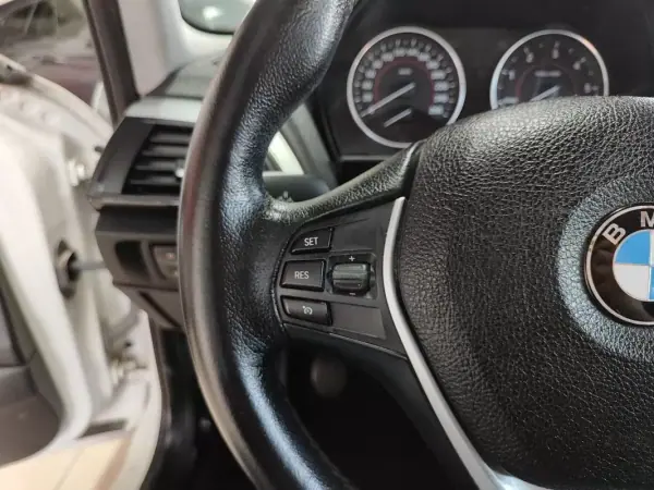 BMW 116 2013 - 10500 EUR, 215000 km - AUTO.MOTO.pt - 215000km - foto 26 de 33