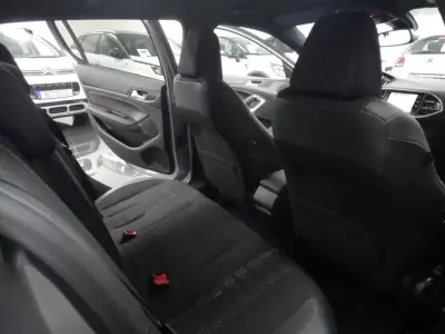 Peugeot 308 2020 - 14990 EUR, 60000 km - AUTO.MOTO.pt - 60000km - foto 19 de 33