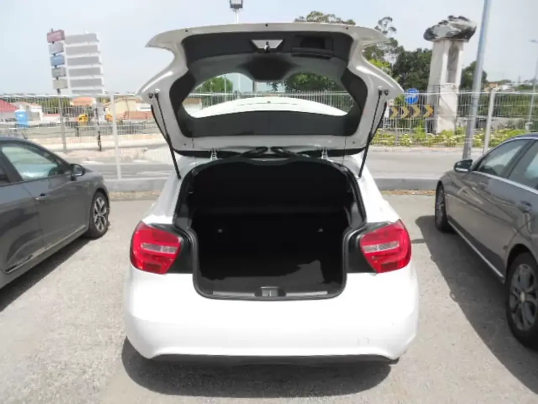 Mercedes-Benz A 180 2014 - 16900 EUR, 118688 km - AUTO.MOTO.pt - 118688km - foto 7 de 14