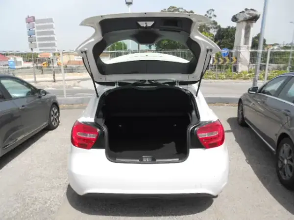 Mercedes-Benz A 180 2014 - 16900 EUR, 118688 km - AUTO.MOTO.pt - 118688km - foto 7 de 14