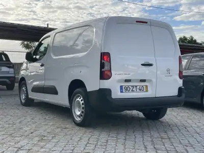Peugeot Partner L2 BlueHDi 100 2020 - 14450 EUR, 101400 km - AUTO.MOTO.pt - 101400km - foto 5 de 8