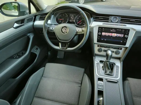 Volkswagen Passat 2019 - 19950 EUR, 155079 km - AUTO.MOTO.pt - 155079km - foto 22 de 60