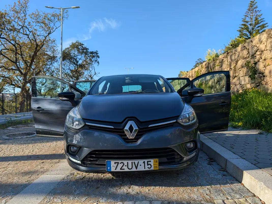 Renault Clio 2018 - 10500 EUR, 69000 km - AUTO.MOTO.pt - 69000km - foto 5 de 19