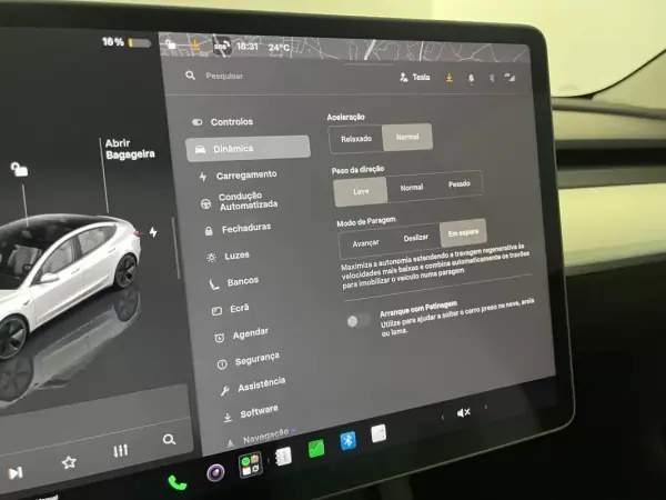 Tesla Model 3 2023 - 29750 EUR, 68000 km - AUTO.MOTO.pt - 68000km - foto 35 de 44