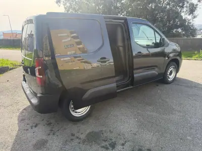 Peugeot PARTNER GIRAFON 2019 - 10900 EUR, 186000 km - AUTO.MOTO.pt - 186000km - foto 17 de 27