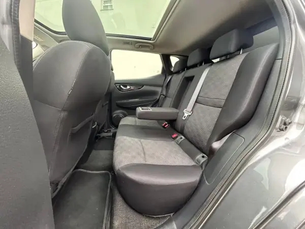 Nissan Qashqai 2015 - 16500 EUR, 120056 km - AUTO.MOTO.pt - 120056km - foto 18 de 22