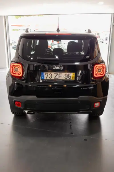 Jeep Renegade 2019 - 17900 EUR, 106000 km - AUTO.MOTO.pt - 106000km - foto 16 de 19