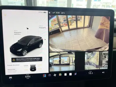 Tesla Model Y 2023 - 34600 EUR, 64322 km - 64322km - foto 12 de 26