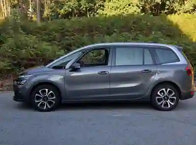 Citroën Grand C4 Spacetourer 2019 - 11000 EUR, 211100 km - AUTO.MOTO.pt - 211100km - foto 3 de 13