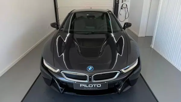 BMW i8 2014 - 61990 EUR, 91277 km - AUTO.MOTO.pt - 91277km - foto 4 de 27
