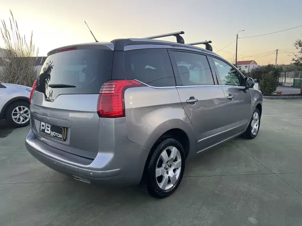 Peugeot 5008 2014 - 9990 EUR, 180460 km - AUTO.MOTO.pt - 180460km - foto 3 de 14