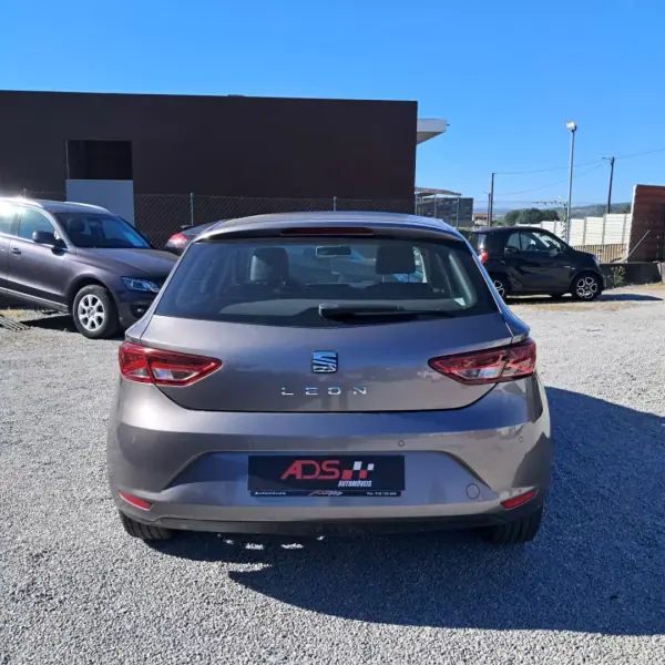SEAT Leon 2014 - 8990 EUR, 165000 km - AUTO.MOTO.pt - 165000km - foto 5 de 13