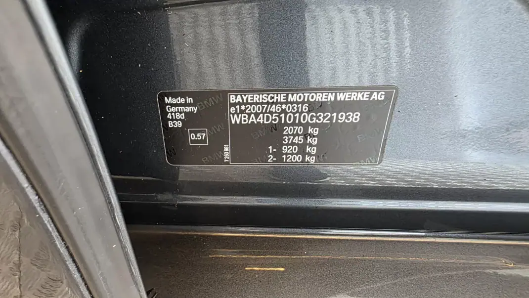 BMW 418 Gran Coupé 2015 - 16900 EUR, 272963 km - AUTO.MOTO.pt - 272963km - foto 52 de 64