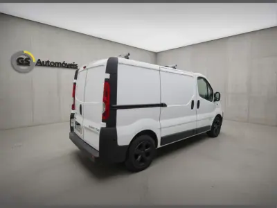 Opel 2007 - 6750 EUR, 290000 km - AUTO.MOTO.pt - 290000km - foto 3 de 4