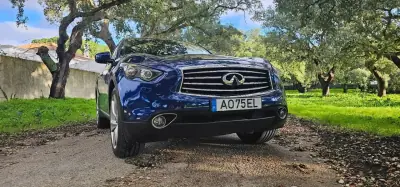 Infiniti QX70 2016 - 26990 EUR, 198900 km - AUTO.MOTO.pt - 198900km - foto 3 de 32