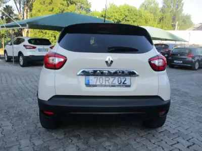 Renault Captur 2015 - 9990 EUR, 130000 km - 130000km - foto 6 de 22