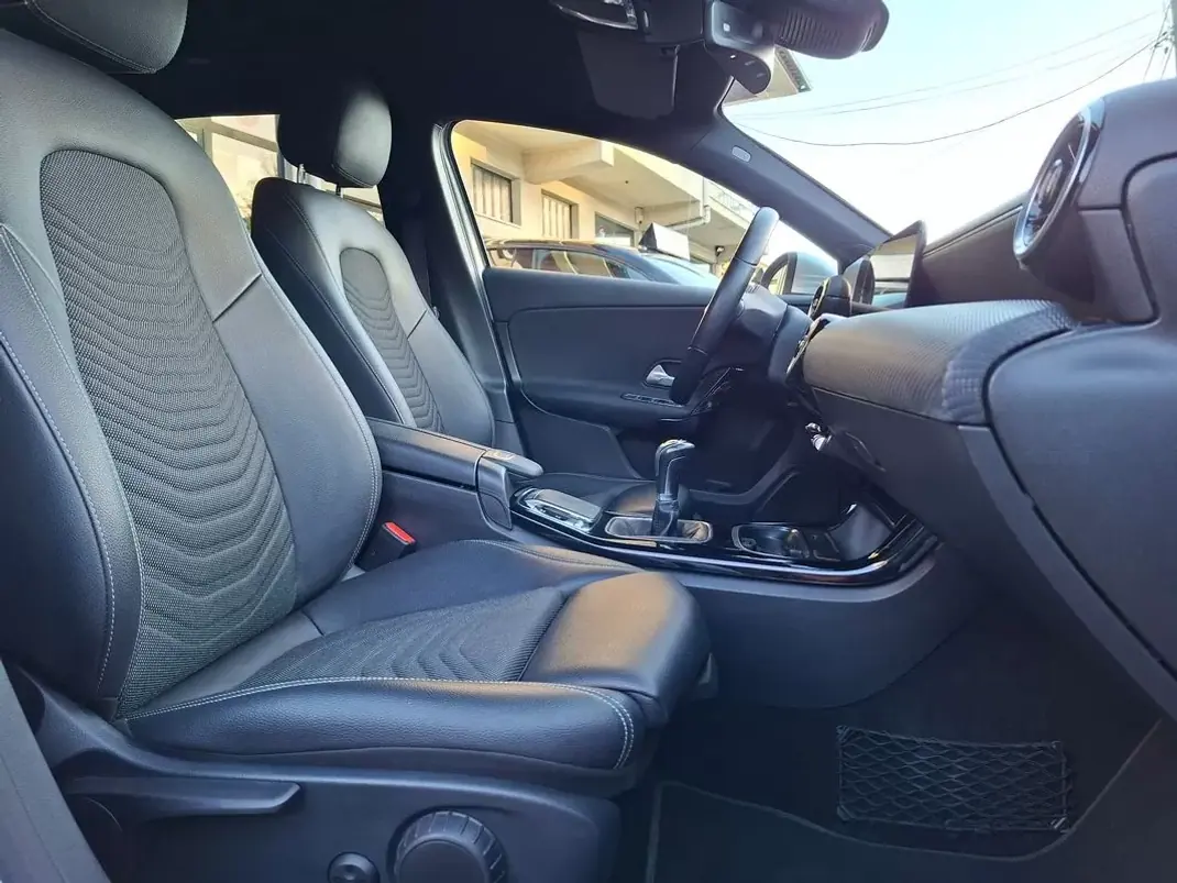 Mercedes-Benz A 200 2018 - 22500 EUR, 77000 km - AUTO.MOTO.pt - 77000km - foto 26 de 37