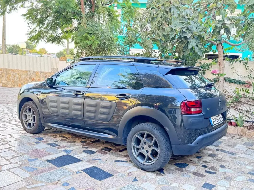 Citroën C4 Cactus 2016 - 14990 EUR, 136083 km - 136083km - foto 3 de 10