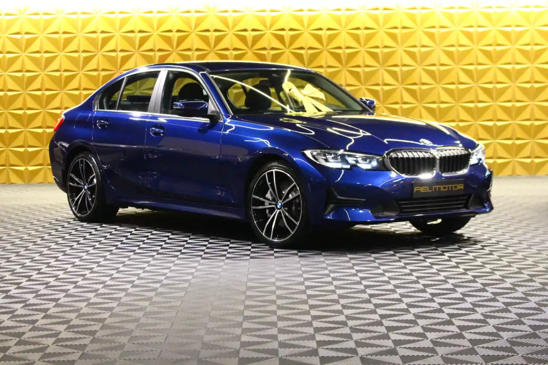 BMW 330e 2019 - 23900 EUR, 106000 km - AUTO.MOTO.pt - 106000km - foto 5 de 25