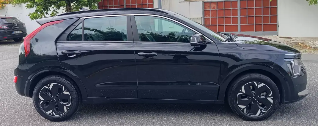 Kia e-Niro 2023 - 27490 EUR, 74100 km - 74100km - foto 4 de 19