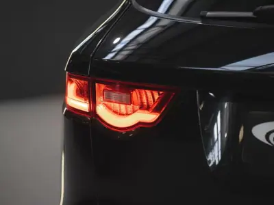 Jaguar F-Pace 2017 - 24990 EUR, 151545 km - AUTO.MOTO.pt - 151545km - foto 12 de 23