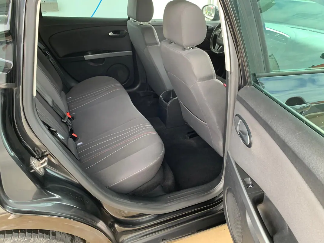 SEAT Leon 2012 - 7150 EUR, 132560 km - AUTO.MOTO.pt - 132560km - foto 13 de 15