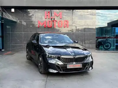 BMW 530e 2024 - 500km