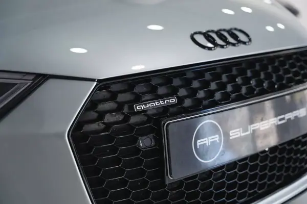 Audi R8 Coupé 2016 - 129950 EUR, 87000 km - AUTO.MOTO.pt - 87000km - foto 4 de 51