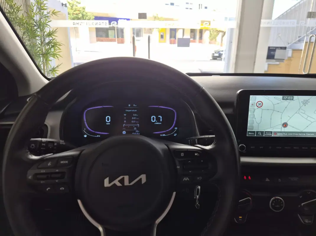 Kia Stonic 2024 - 16500 EUR, 45414 km - 45414km - foto 10 de 26