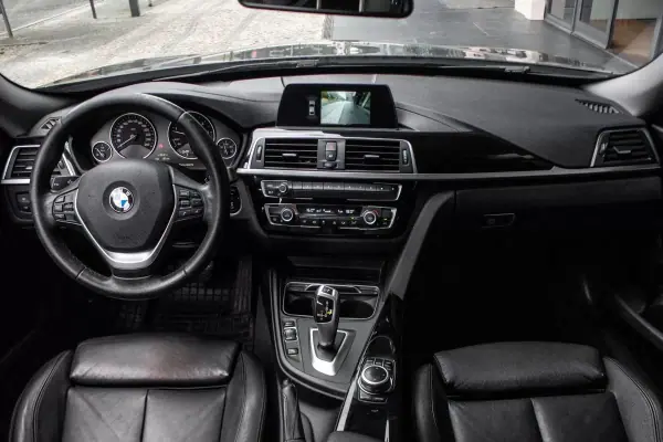 BMW 318 Gran Turismo 2019 - 21900 EUR, 233336 km - 233336km - foto 31 de 36