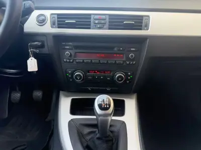 BMW 316 2010 - 8990 EUR, 215000 km - AUTO.MOTO.pt - 215000km - foto 21 de 27