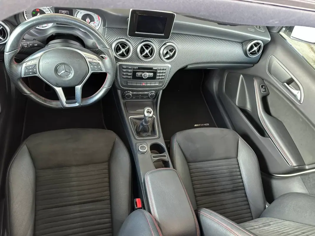Mercedes-Benz A 180 2015 - 18900 EUR, 111327 km - AUTO.MOTO.pt - 111327km - foto 11 de 29