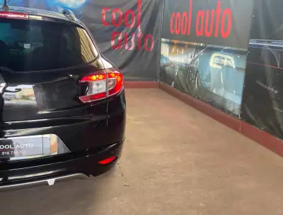 Renault Mégane Sport Tourer 2014 - 9999 EUR, 163000 km - AUTO.MOTO.pt - 163000km - foto 17 de 47