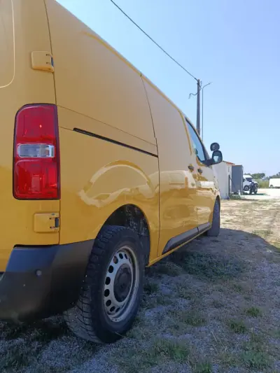 Citroën Jumpy 2018 - 10950 EUR, 218000 km - AUTO.MOTO.pt - 218000km - foto 2 de 4