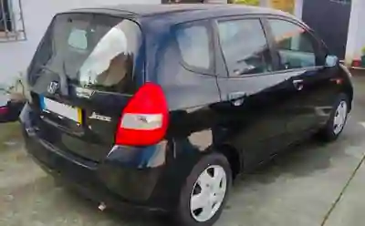 Honda Jazz 2003 - 3749 EUR, 260000 km - AUTO.MOTO.pt - 260000km - foto 3 de 11