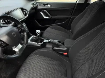 Peugeot 308 SW 2017 - 10900 EUR, 176200 km - AUTO.MOTO.pt - 176200km - foto 3 de 15