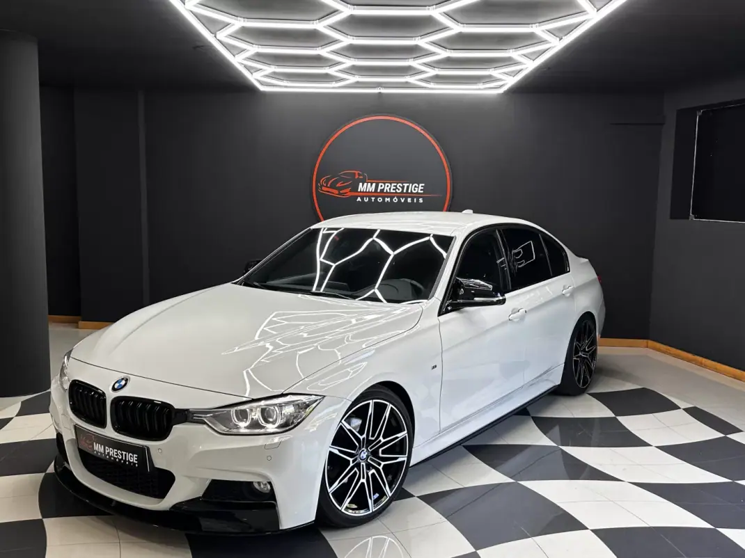 BMW 320 2014 - 18990 EUR, 218000 km - AUTO.MOTO.pt - 218000km - foto 13 de 44