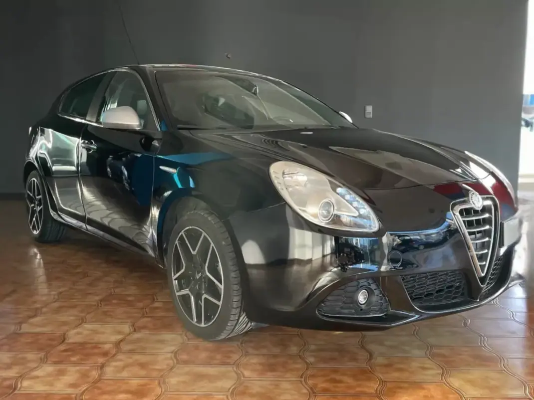 Alfa Romeo Giulietta 2012 - 11900 EUR, 149326 km - AUTO.MOTO.pt - 149326km - foto 2 de 8