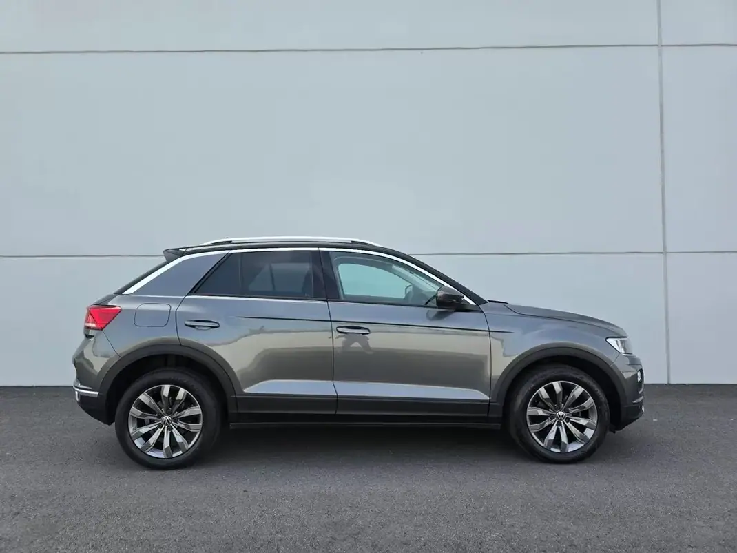 Volkswagen T-Roc 2021 - 17750 EUR, 72400 km - AUTO.MOTO.pt - 72400km - foto 7 de 37