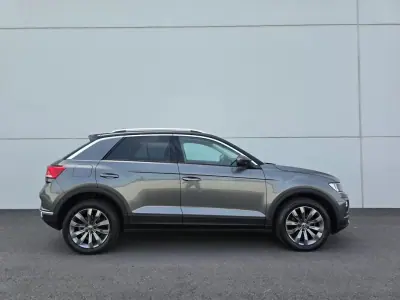 Volkswagen T-Roc 2021 - 17750 EUR, 72400 km - AUTO.MOTO.pt - 72400km - foto 7 de 37