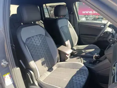 Volkswagen Tiguan 2021 - 28900 EUR, 141000 km - AUTO.MOTO.pt - 141000km - foto 9 de 33