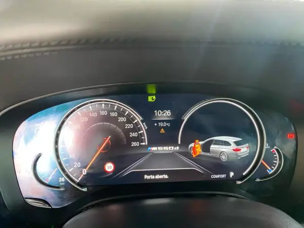 BMW M550d 2017 - 44900 EUR, 138217 km - AUTO.MOTO.pt - 138217km - foto 30 de 55