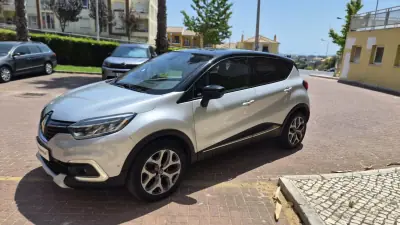Renault Captur 2018 - 12890 EUR, 130000 km - AUTO.MOTO.pt - 130000km - foto 3 de 14