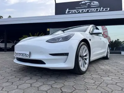 Tesla Model 3 2021 - 28900 EUR, 73000 km - AUTO.MOTO.pt - 73000km - foto 18 de 32