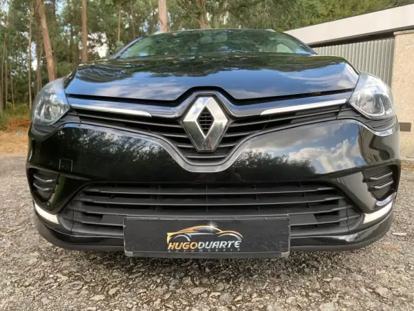 Renault Clio Sport Tourer 2019 - 13999 EUR, 127245 km - AUTO.MOTO.pt - 127245km - foto 37 de 53