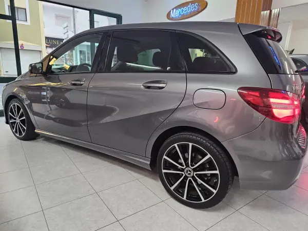 Mercedes-Benz B 180 2017 - 21900 EUR, 41938 km - AUTO.MOTO.pt - 41938km - foto 22 de 26